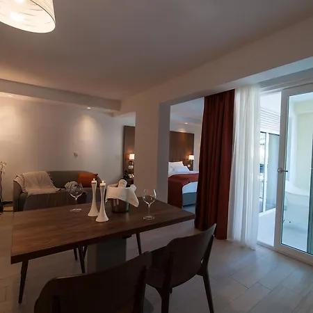 Miramare Макарська