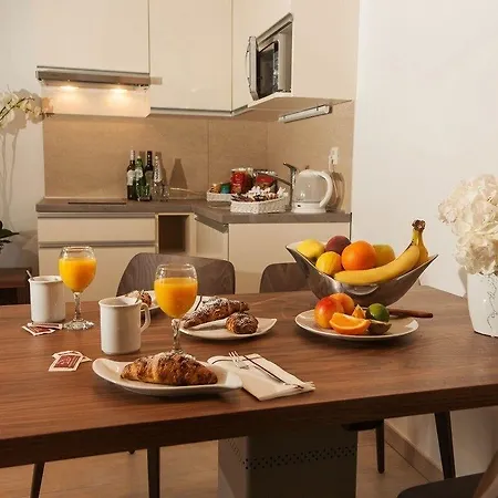 Miramare Готель Макарська