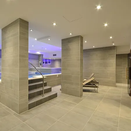 Miramare Макарська