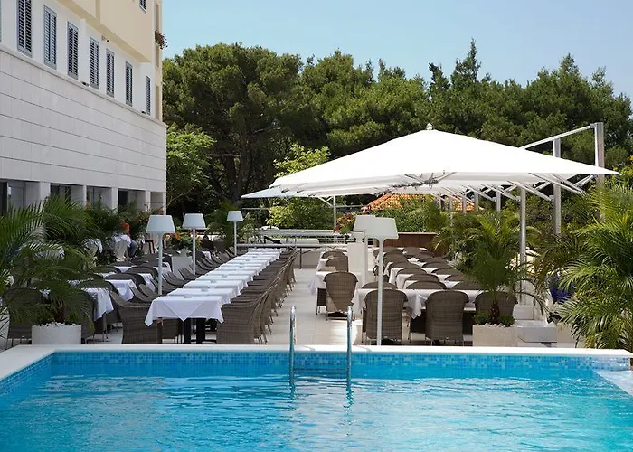 Miramare 4* מאקרסקה